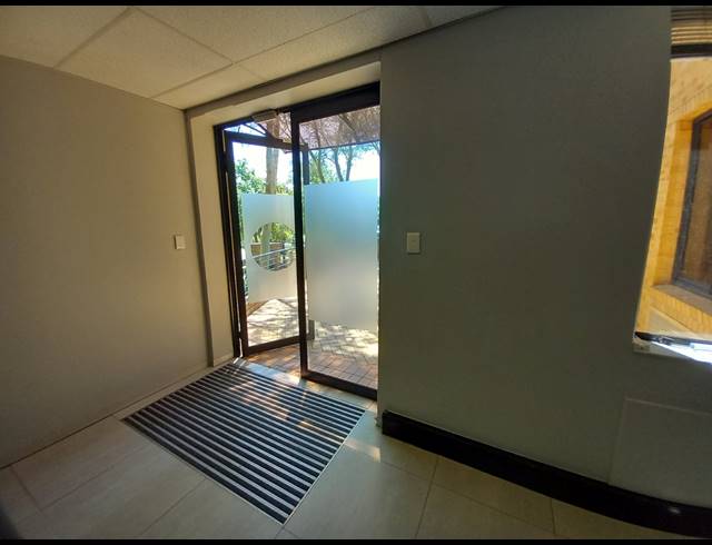 297M² OFFICE TO LET IN BRYANSTON